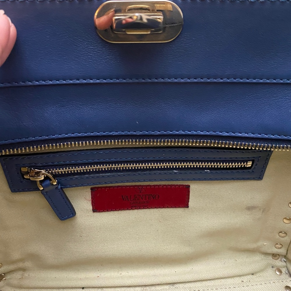 Valentino Garavani Medium Rockstud Bag - Picture 6 of 6